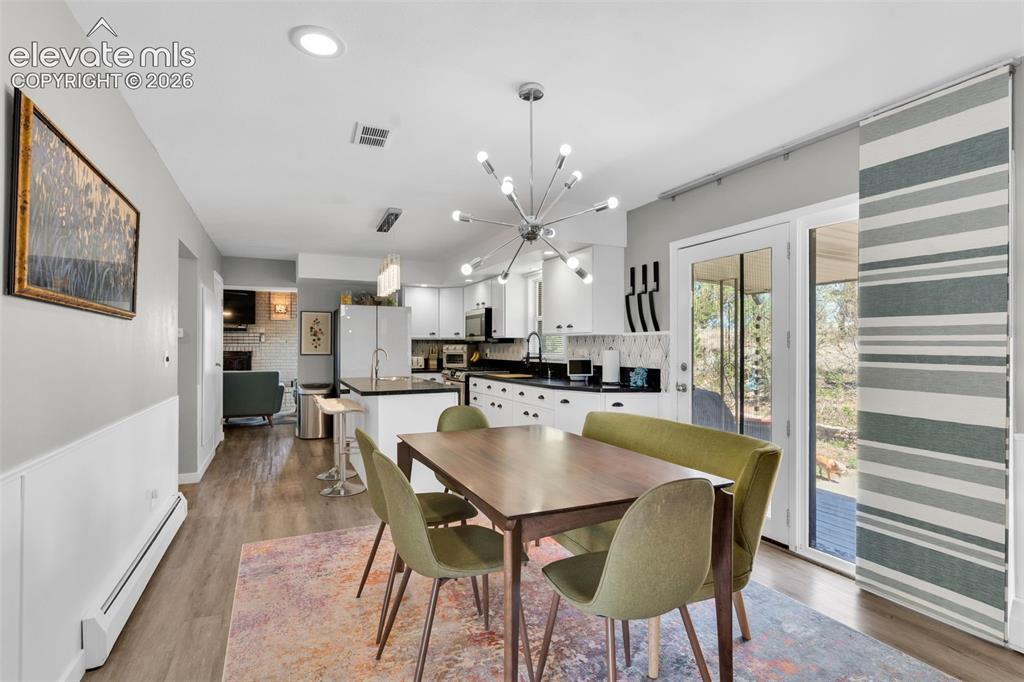 Image 10 of 46: Dining Area
