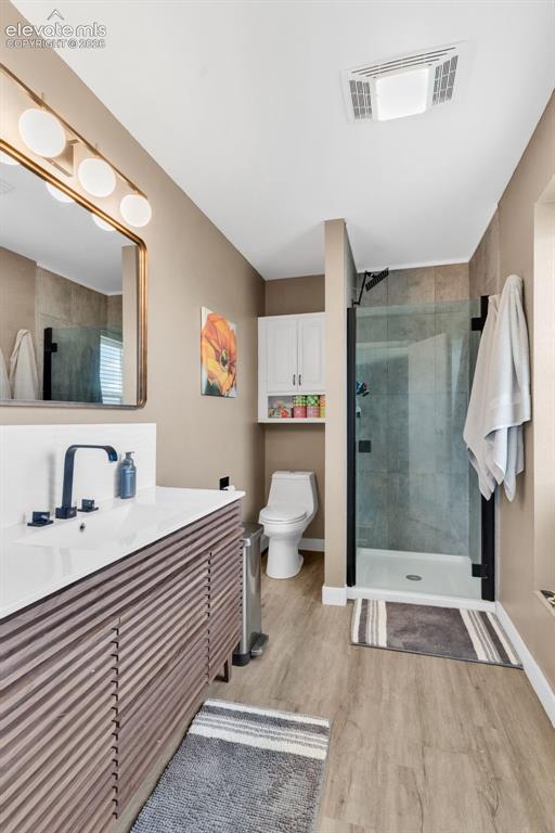 Image 18 of 46: Bathroom