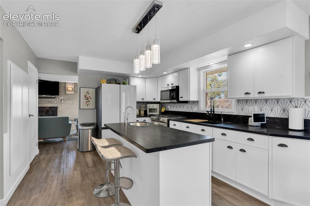 Image 8 of 46: Kitchen
