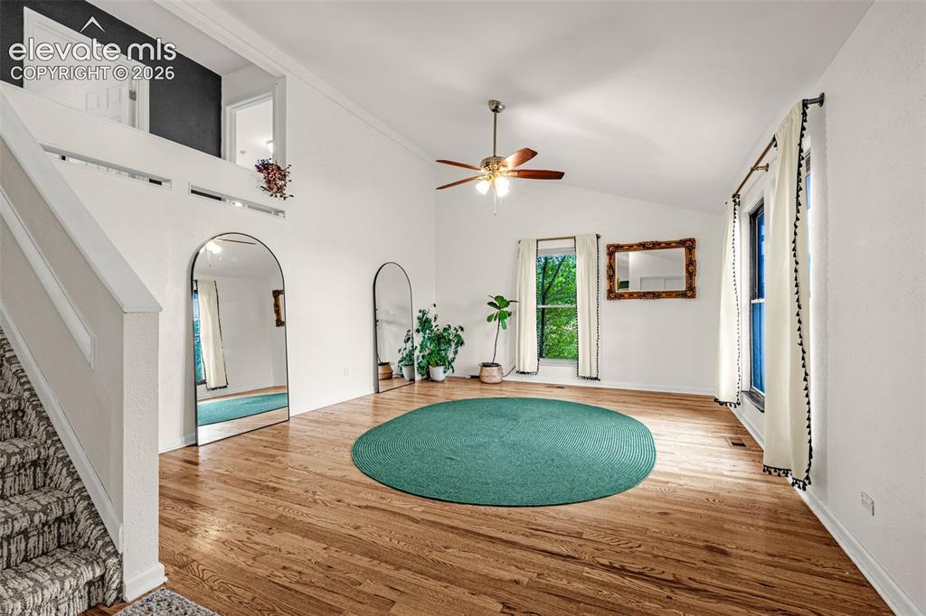 Image 10 of 50: Living Room