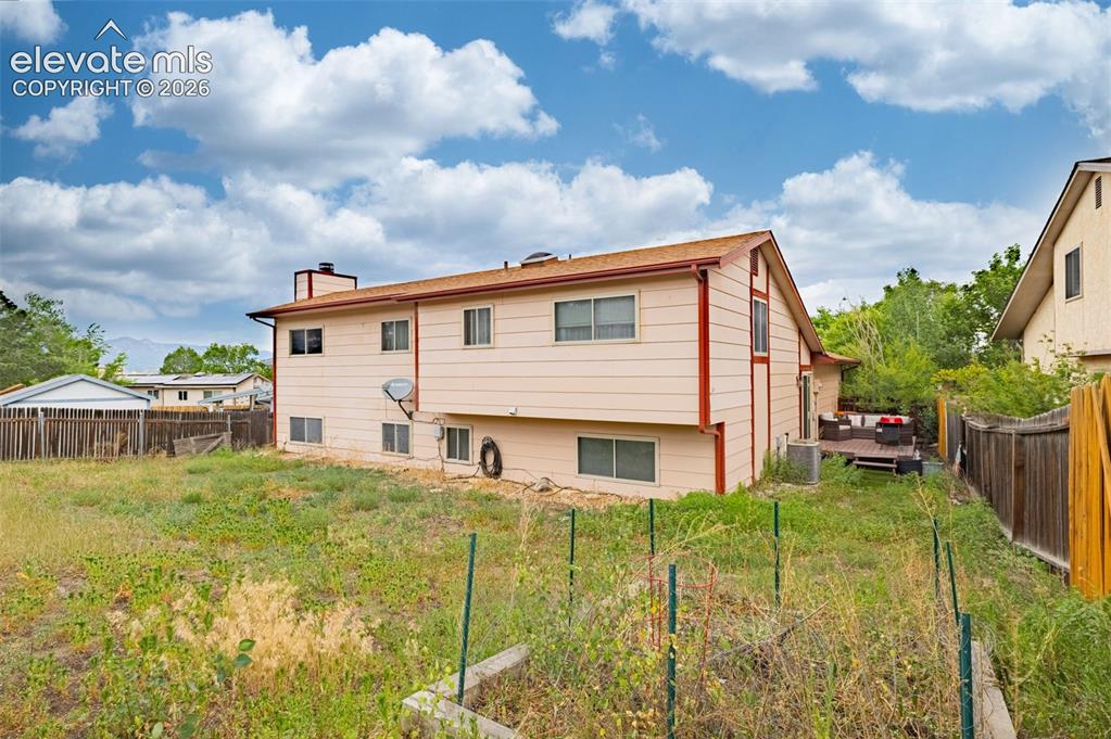 Image 47 of 50: Back of Structure