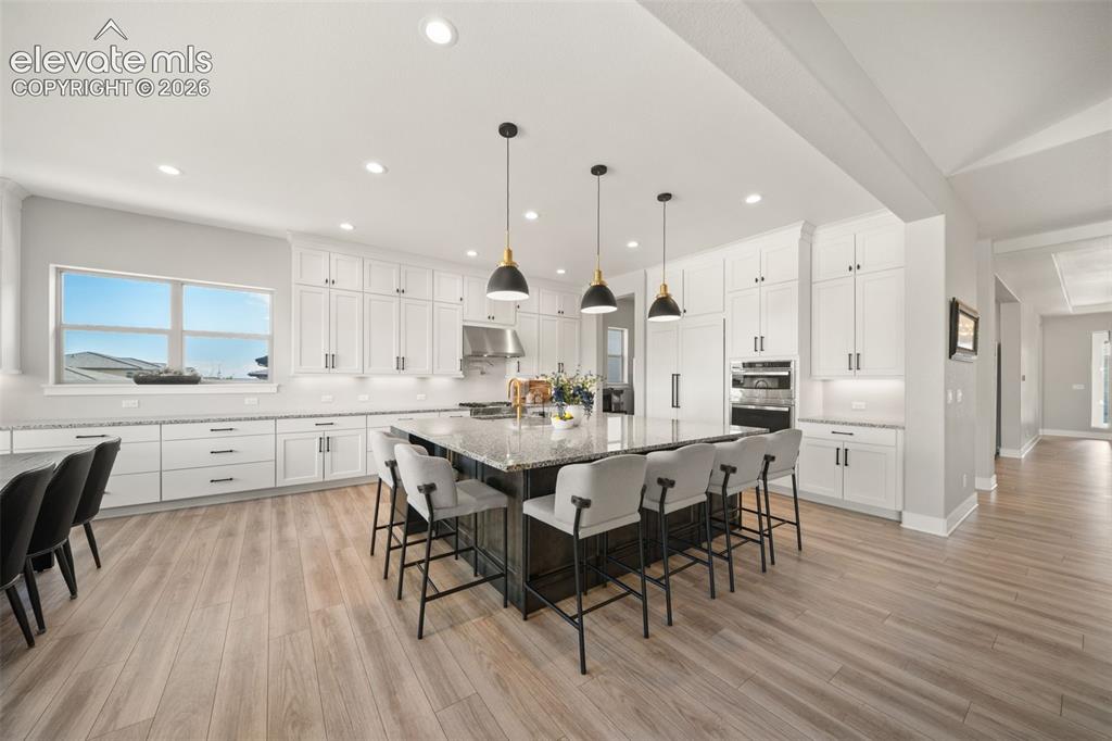 Image 13 of 45: Kitchen