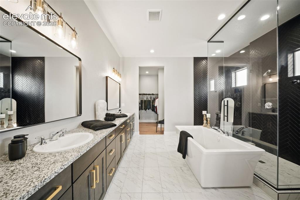 Image 23 of 45: Master Bathroom