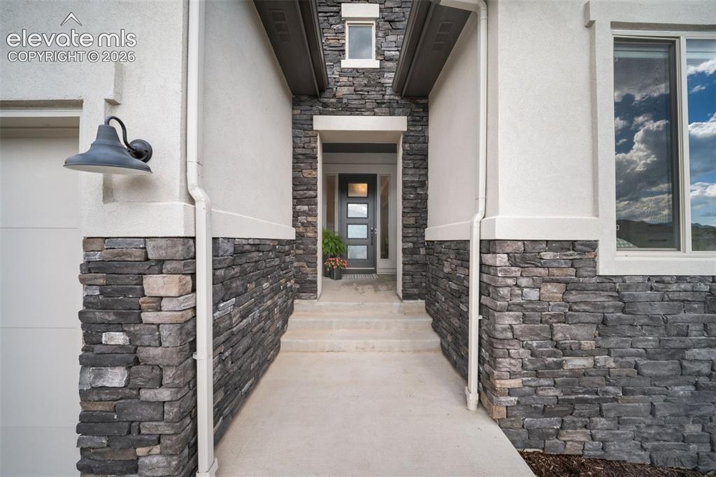 Image 6 of 45: Entry