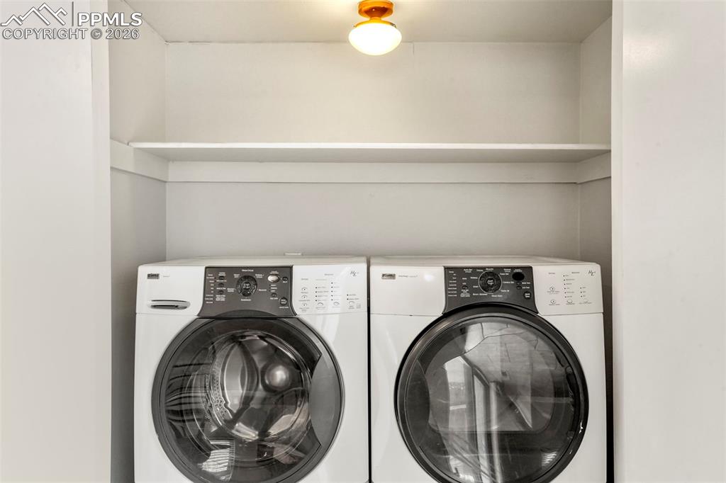 Image 16 of 30: Laundry