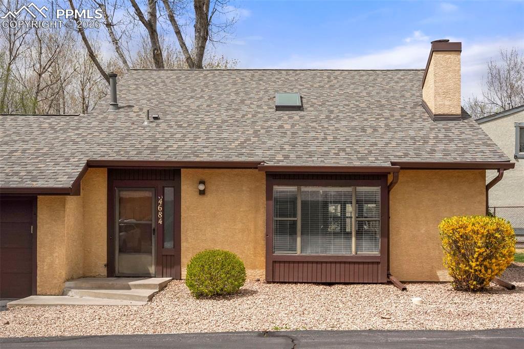 Image 3 of 30: Front of Structure