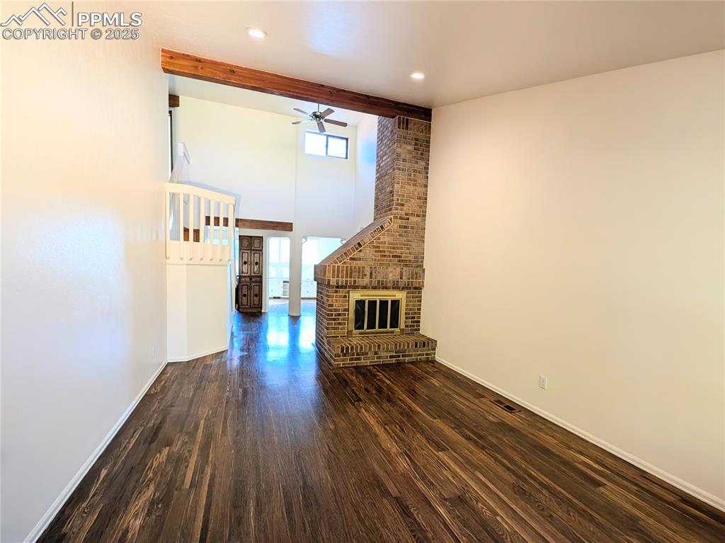 Image 2 of 28: Living Room