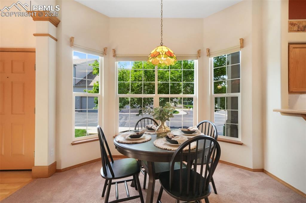 Image 18 of 50: Dining Area