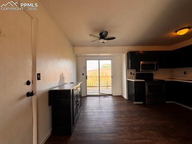 Image 4 of 14: Kitchen