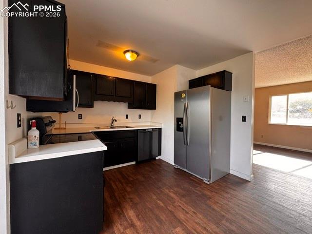 Image 6 of 14: Kitchen