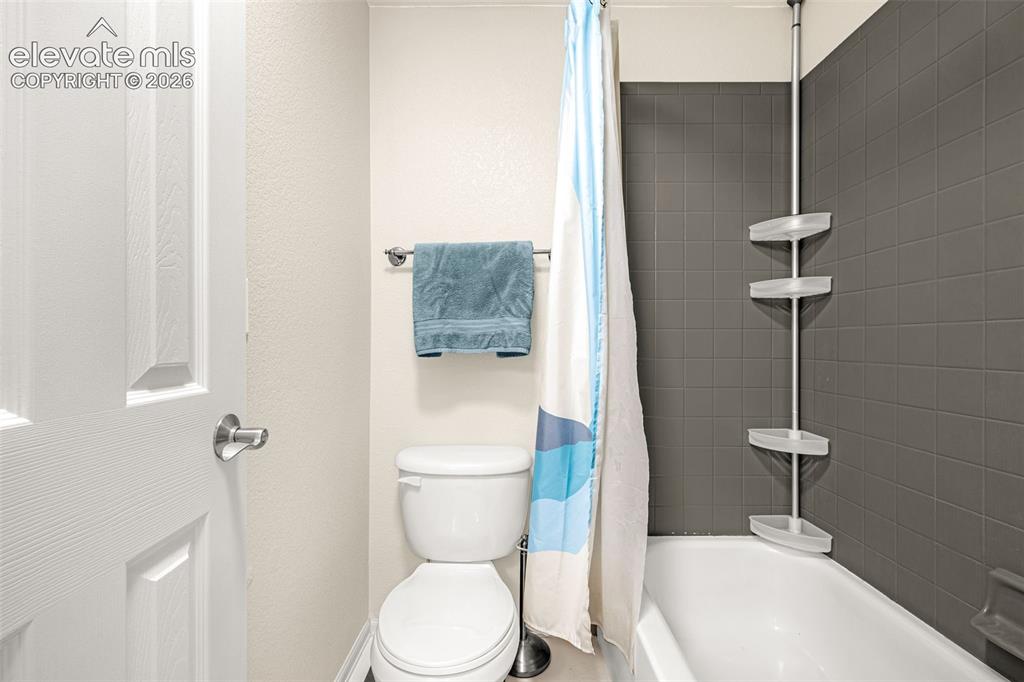 Image 30 of 49: Bathroom