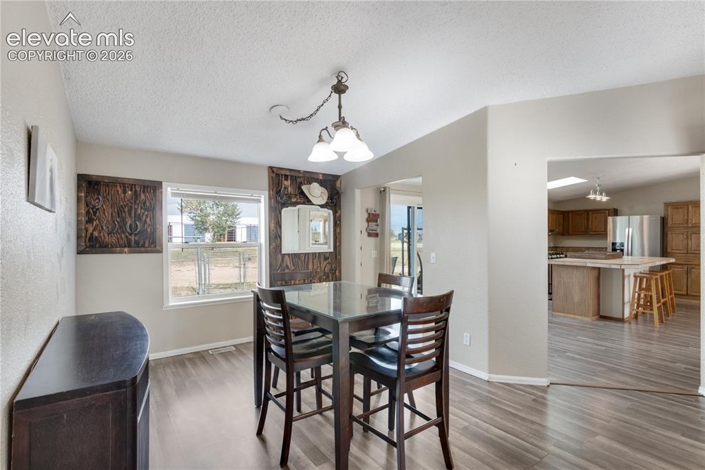 Image 20 of 49: Dining Area