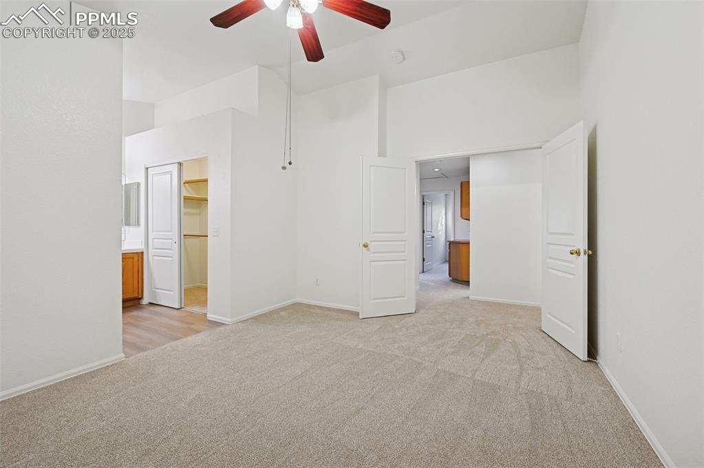 Image 10 of 47: Bedroom