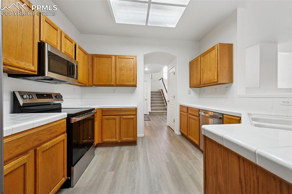 Image 4 of 47: Kitchen