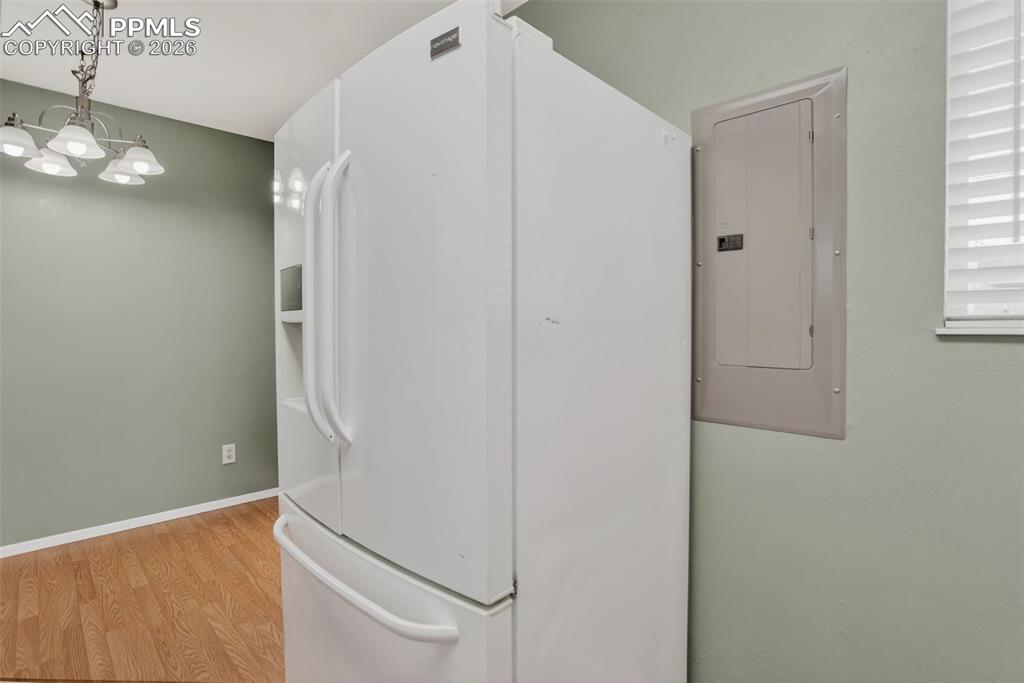 Image 12 of 44: Kitchen