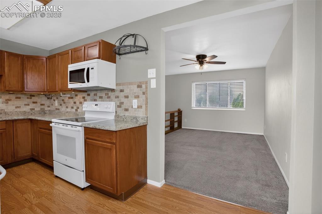 Image 13 of 44: Kitchen