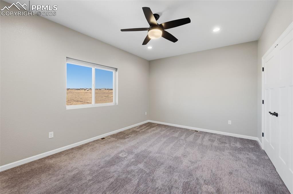 Image 24 of 35: Bedroom