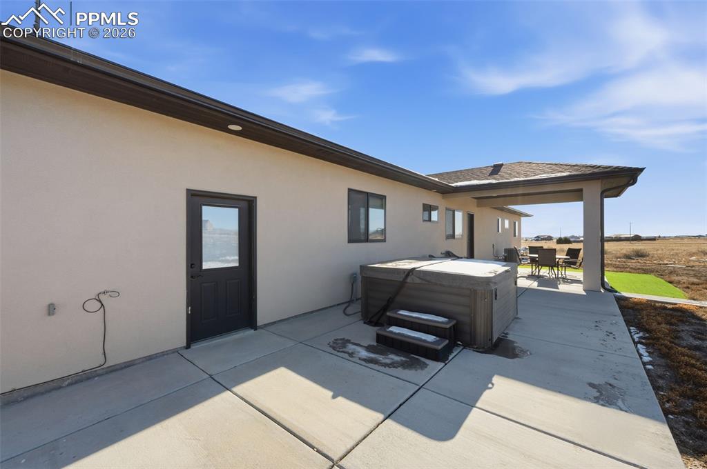 Image 29 of 35: Patio