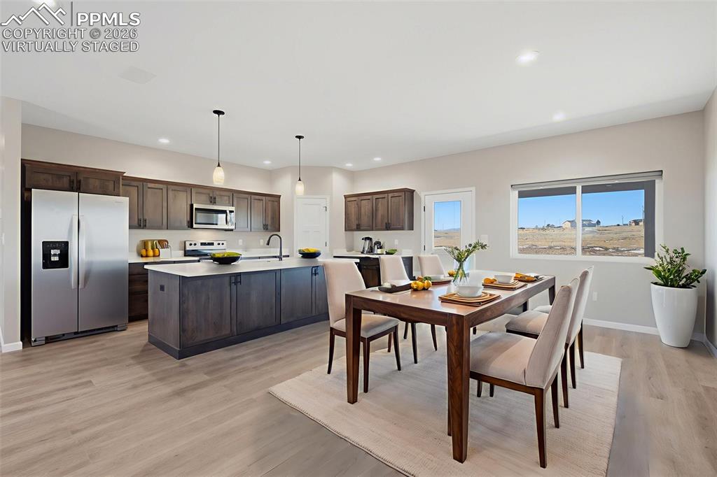 Image 3 of 35: Virtually staged