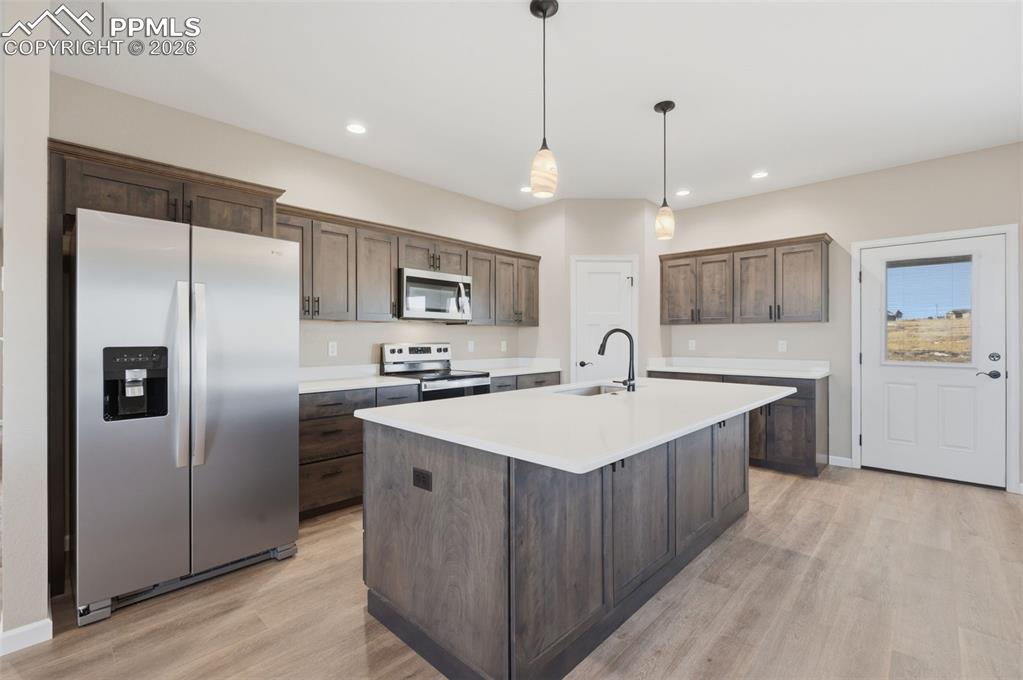 Image 9 of 35: Kitchen