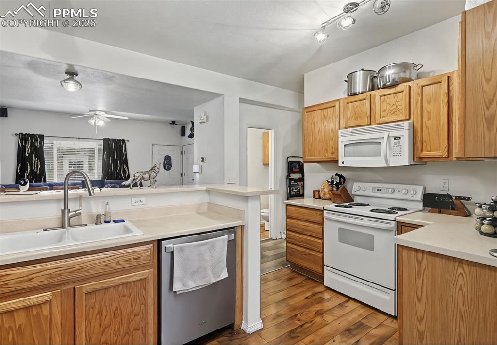 Image 2 of 15: Kitchen