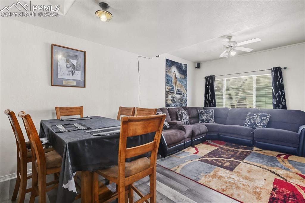 Image 3 of 15: Dining Area