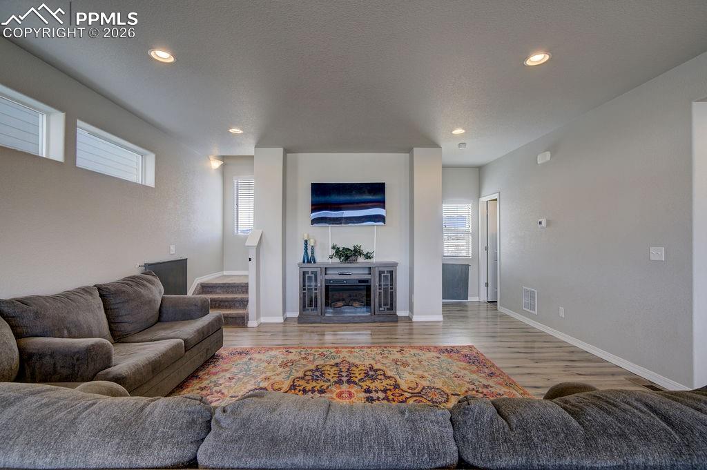 Image 13 of 32: Living Room