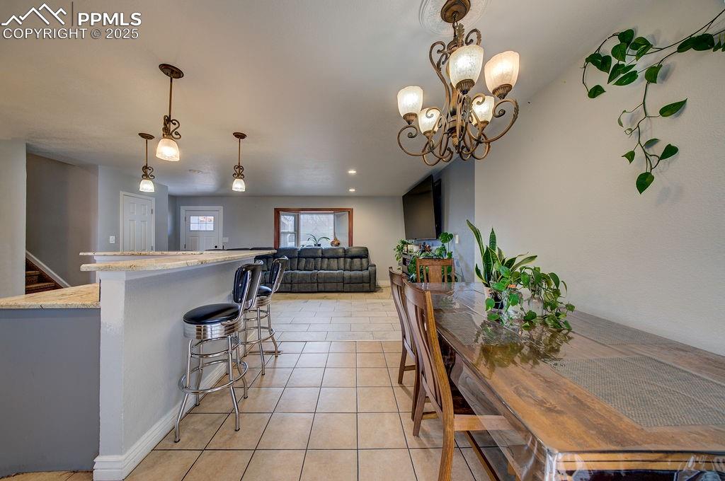 Image 18 of 50: Dining Area