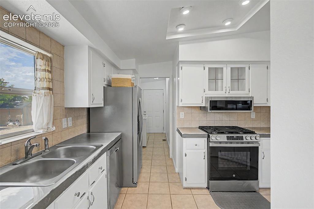 Image 10 of 29: Kitchen