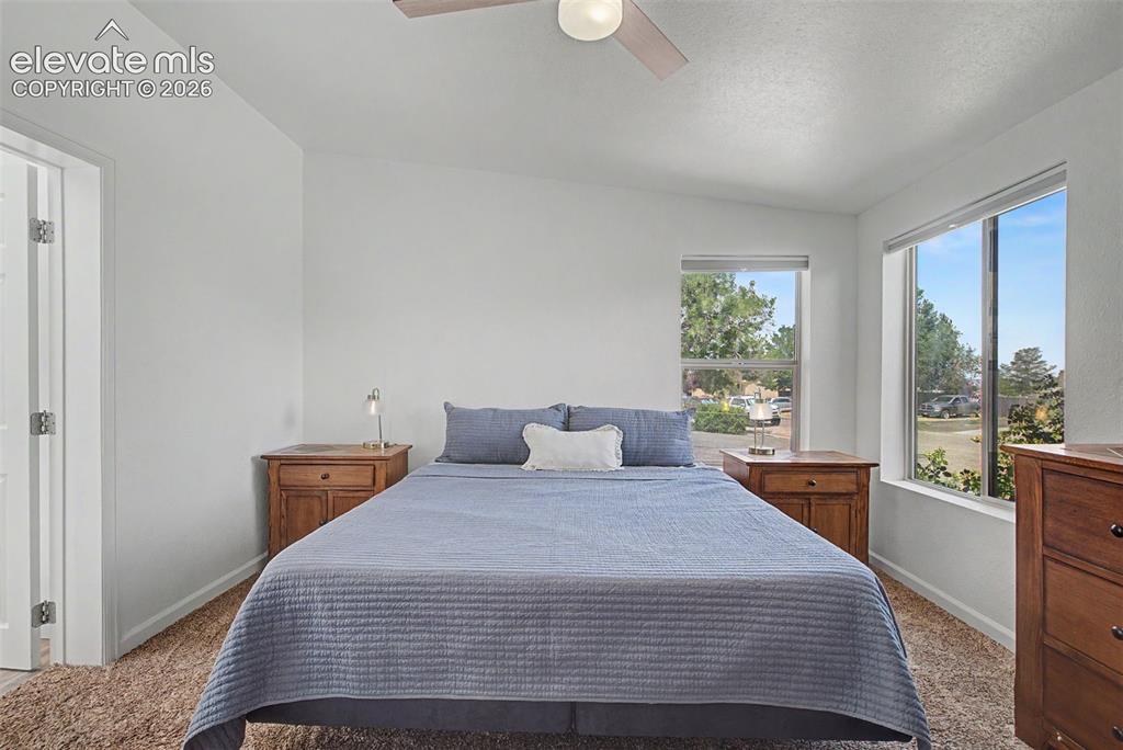 Image 19 of 29: Bedroom