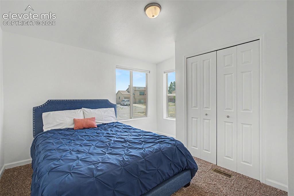 Image 22 of 29: Bedroom