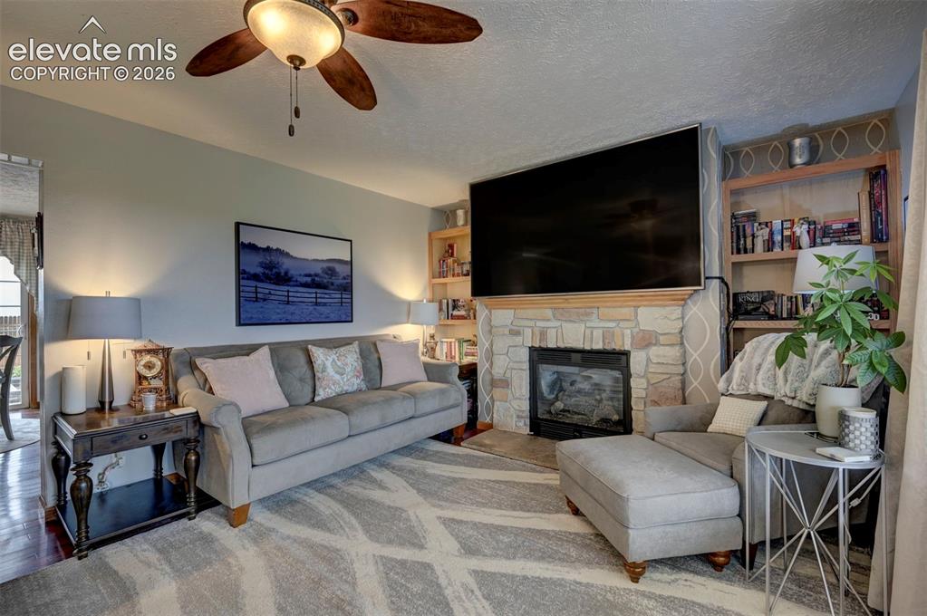 Image 13 of 42: Living Room