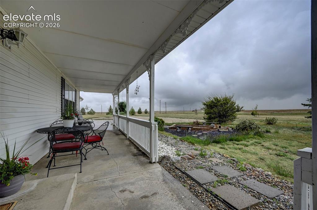 Image 4 of 42: Patio