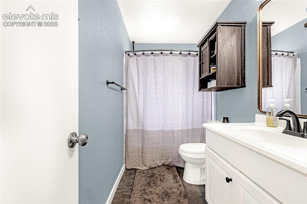 Image 10 of 31: Bathroom