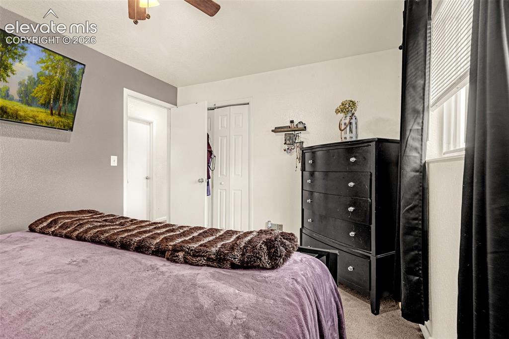 Image 14 of 31: Bedroom