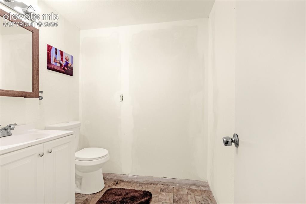 Image 15 of 31: Bathroom
