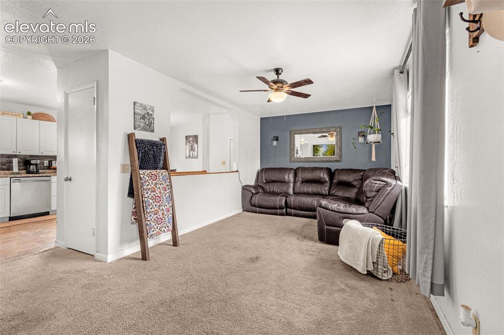 Image 8 of 31: Living Room