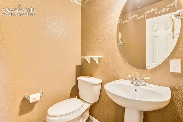 Image 40 of 48: Powder Bath on Main