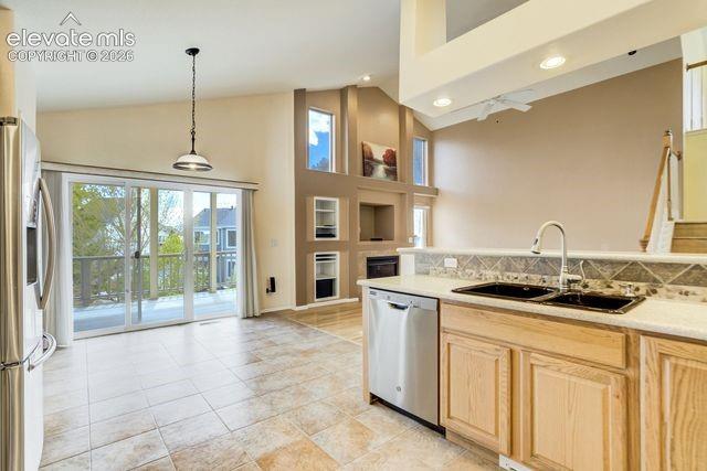 Image 9 of 48: Kitchen
