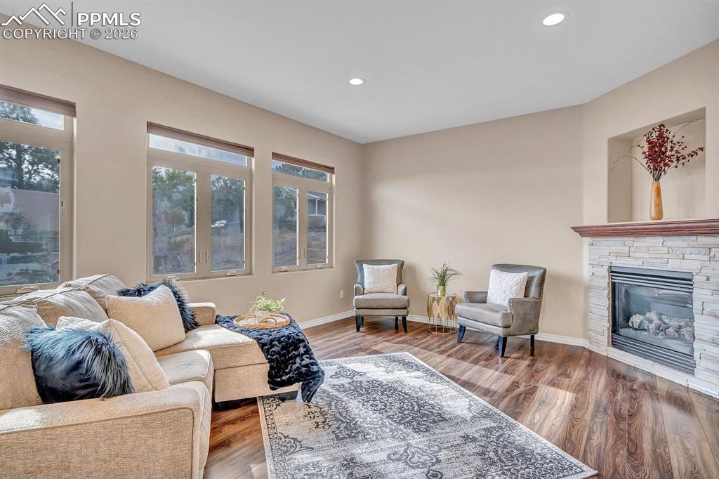 Image 2 of 41: Living Room w/wall of windows!