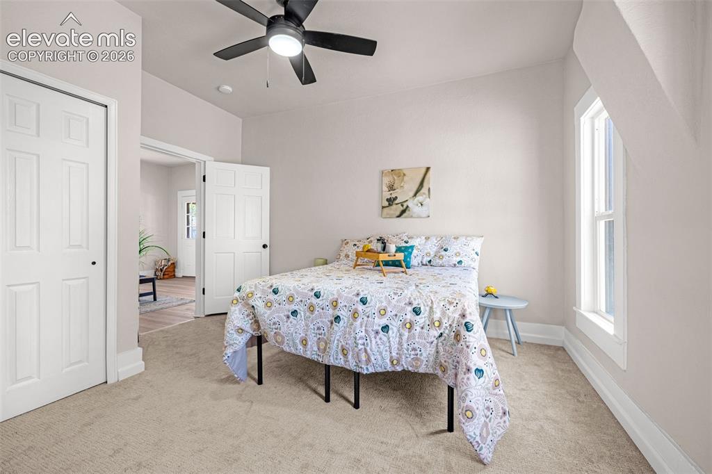 Image 16 of 22: Bedroom