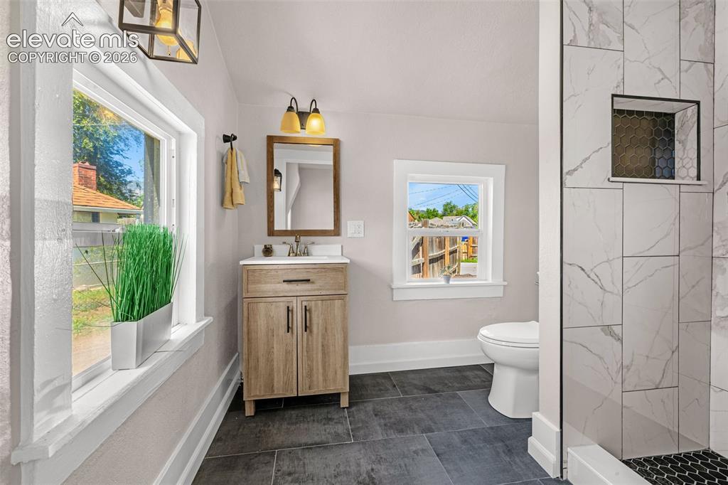 Image 17 of 22: Bathroom