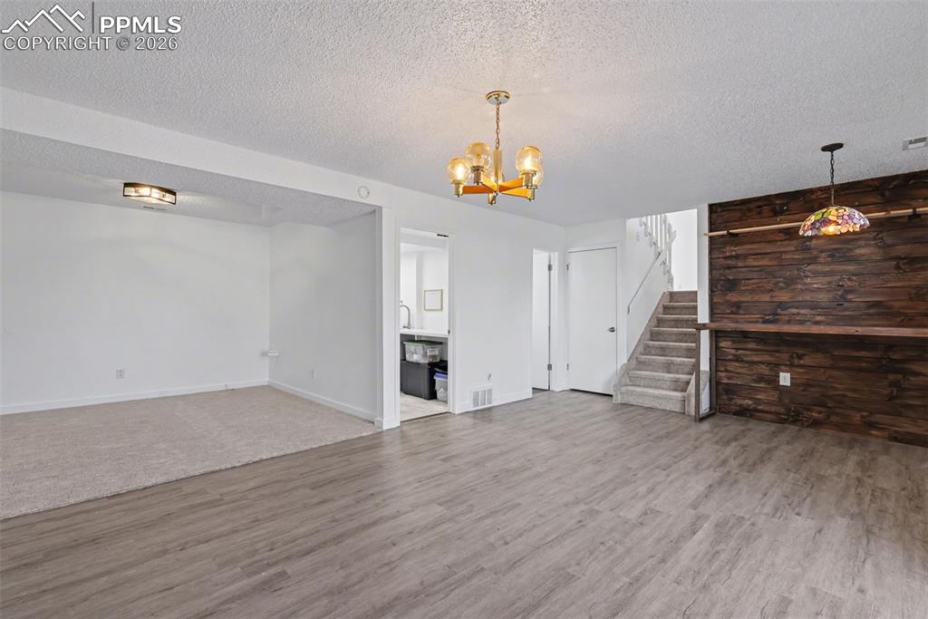 Image 14 of 31: Living Room