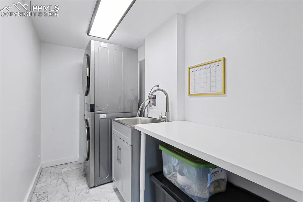 Image 25 of 31: Laundry