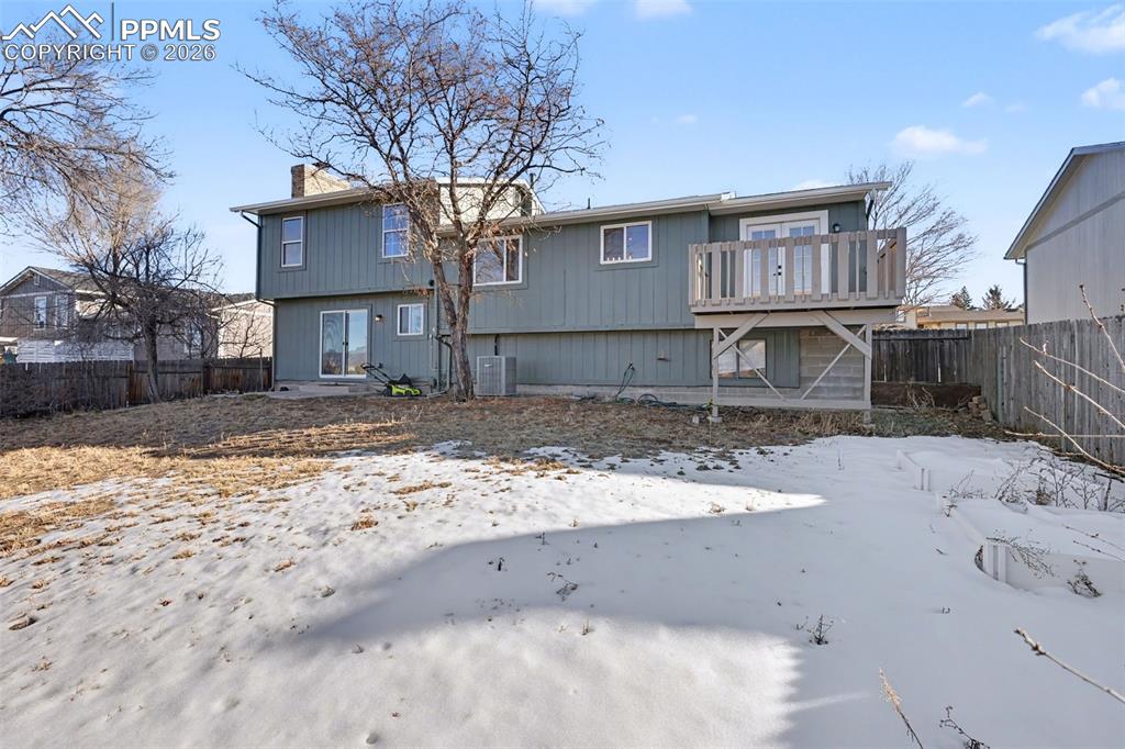 Image 29 of 31: Back of Structure