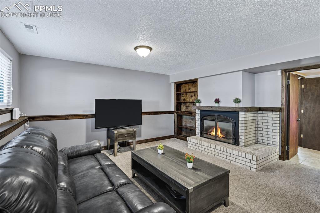 Image 12 of 36: Living Room