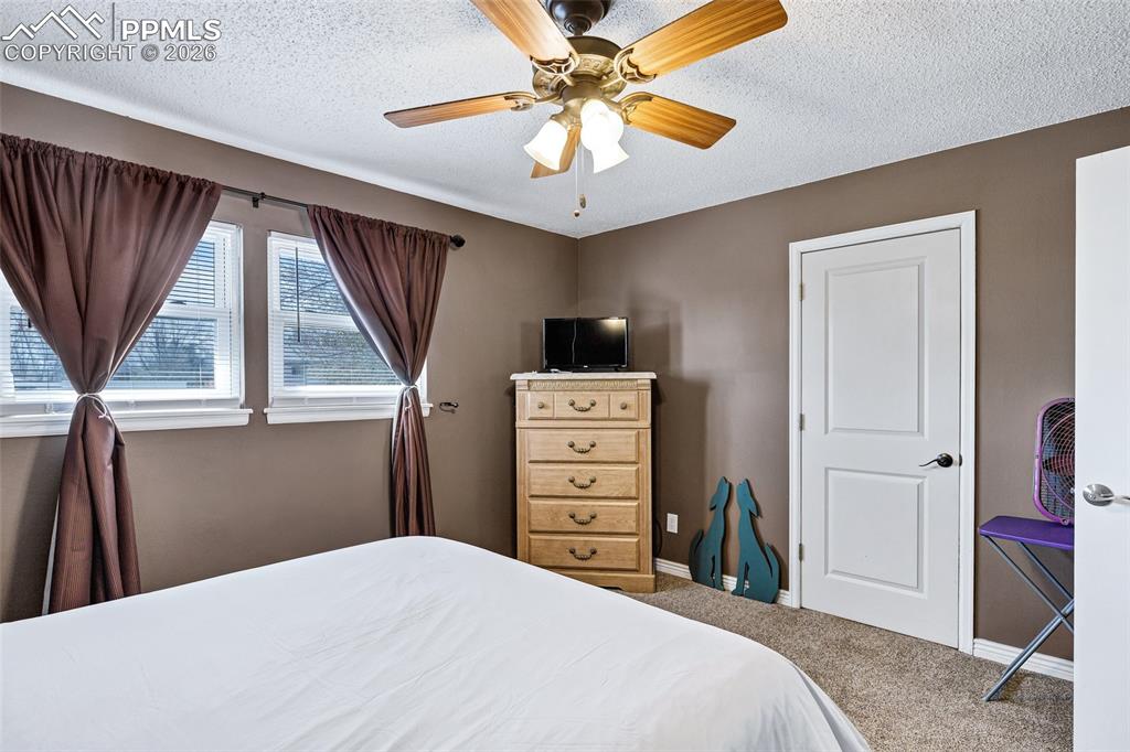 Image 20 of 36: Bedroom