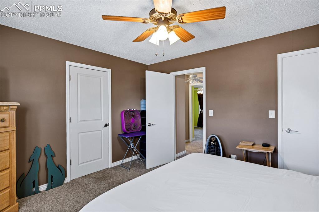 Image 21 of 36: Bedroom