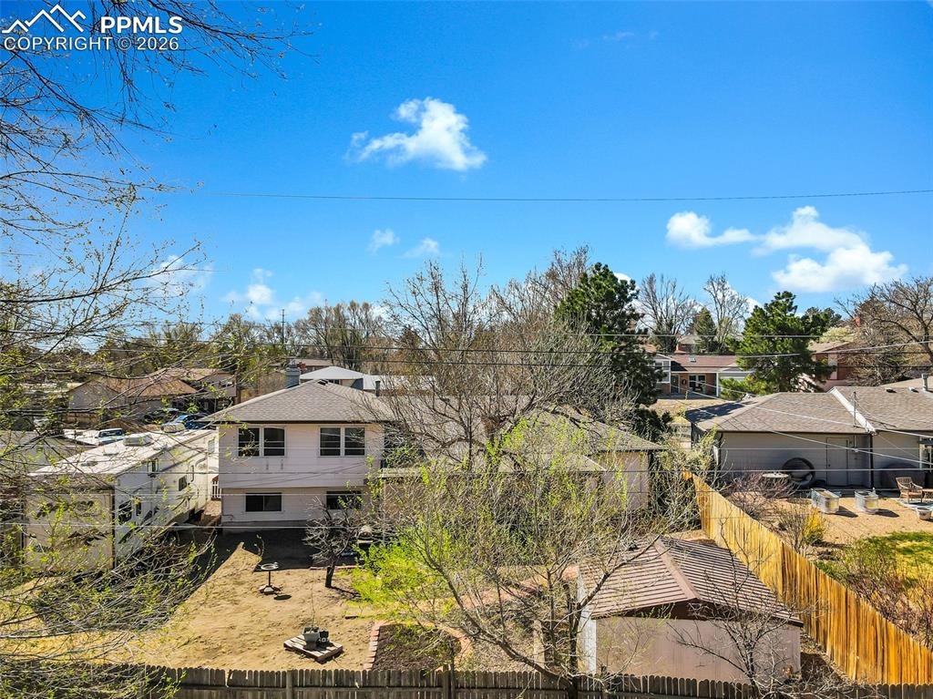 Image 34 of 36: Back of Structure