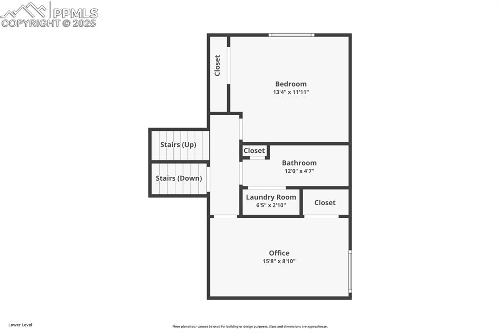 Image 35 of 36: View of room layout